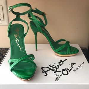 *Never Worn* Alice + Olivia Paola Strappy Sandals